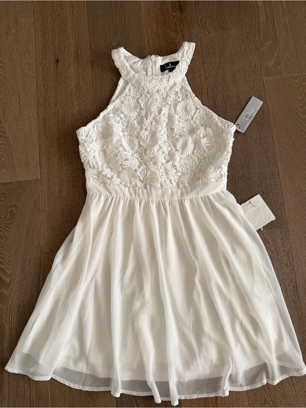 Women’s Lulus white lace halter top dress. Size: M. NWT.